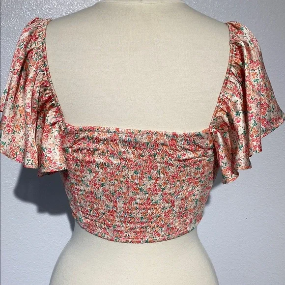 ZARA floral cinched flutter sleeve crop top - Picture 2 of 9
